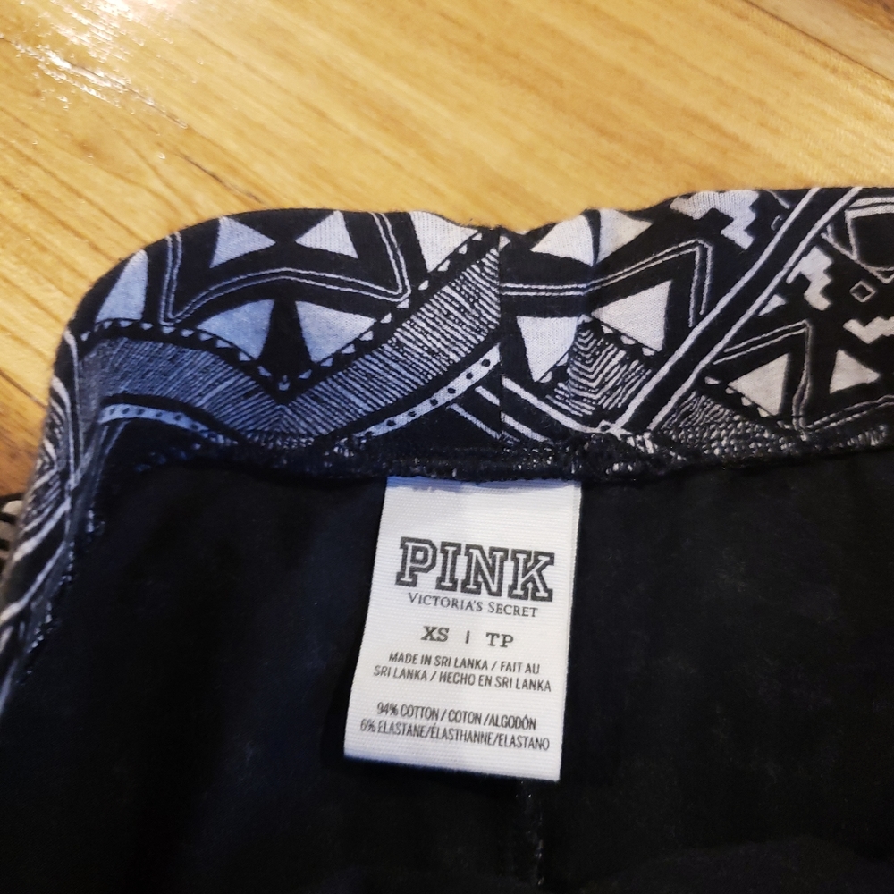 PINK Womens Junior Aztec Print Short Skirt SZ XS - Picture 2 of 2